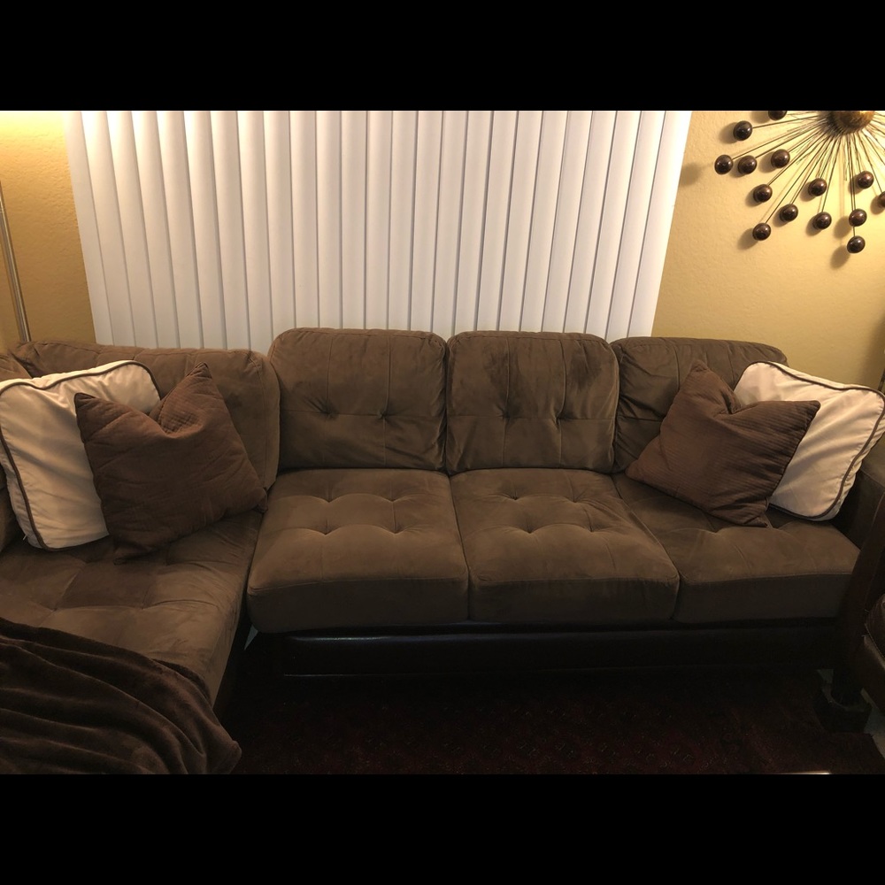 L-shaped expresso beautiful couches with leather - Picture 5 of 8